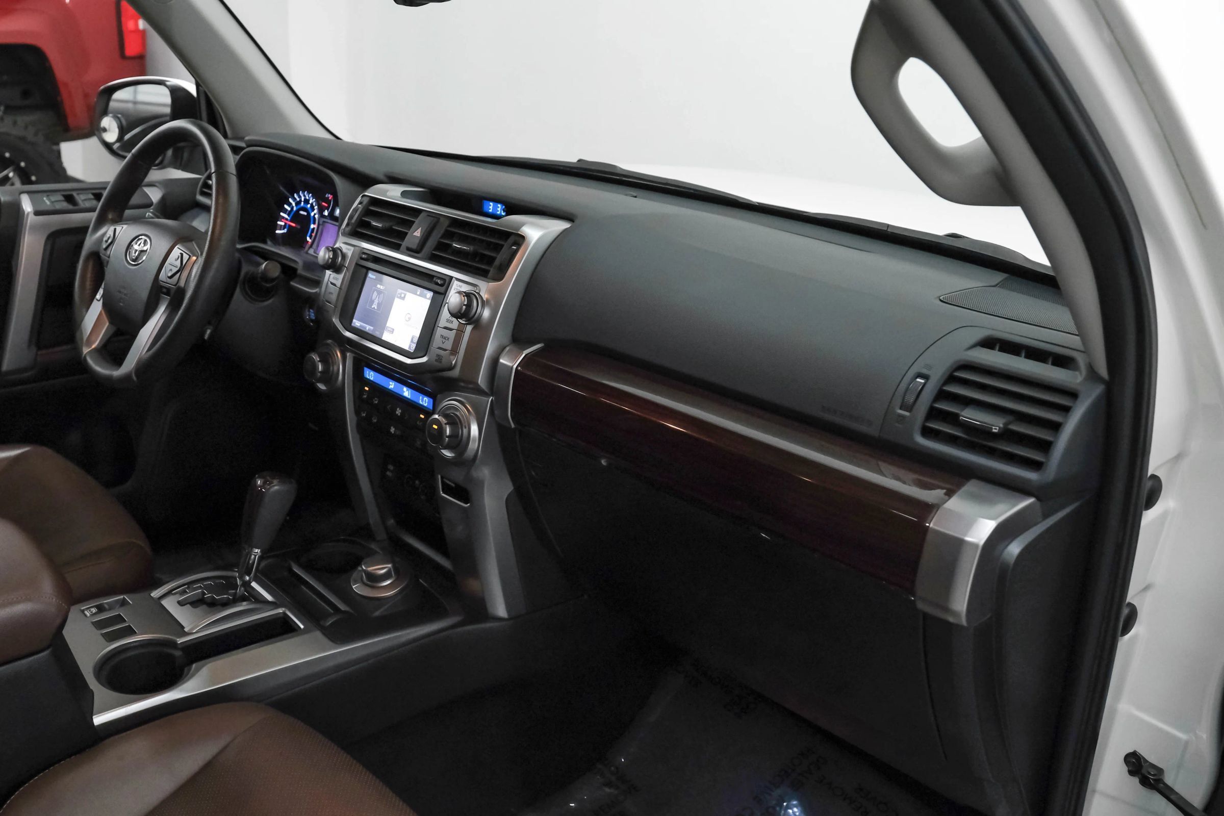 Used 2016 Toyota 4Runner Limited AWD/4WD image 13