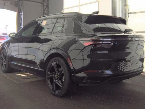 Used 2025 Chevrolet Equinox EV RS image 4