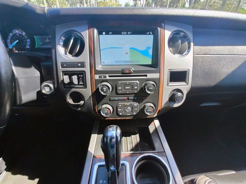 Used 2017 Ford Expedition Platinum RWD image 10