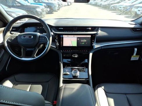 New 2026 Jeep Grand Cherokee Limited image 6