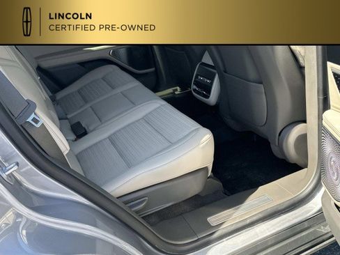 Used 2025 Lincoln Nautilus Reserve AWD/4WD image 33