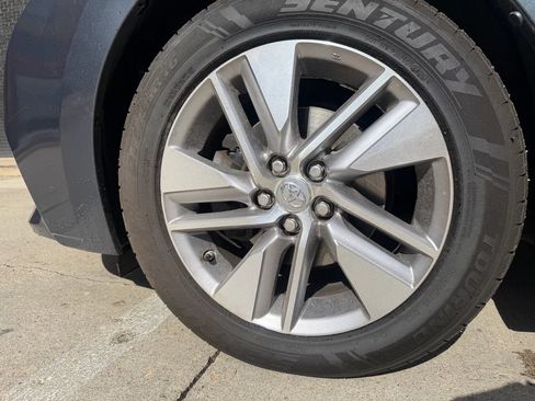 Used 2014 Toyota Corolla LE FWD image 77