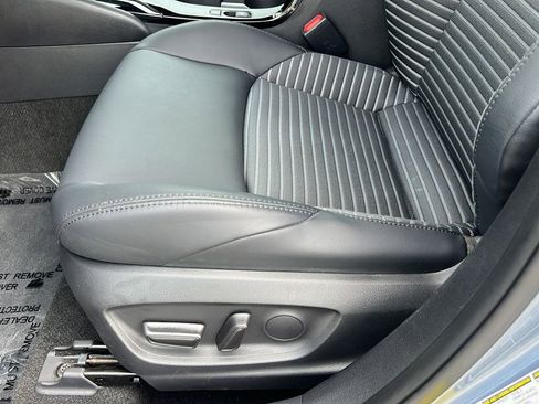 Used 2023 Toyota Corolla XSE FWD image 15