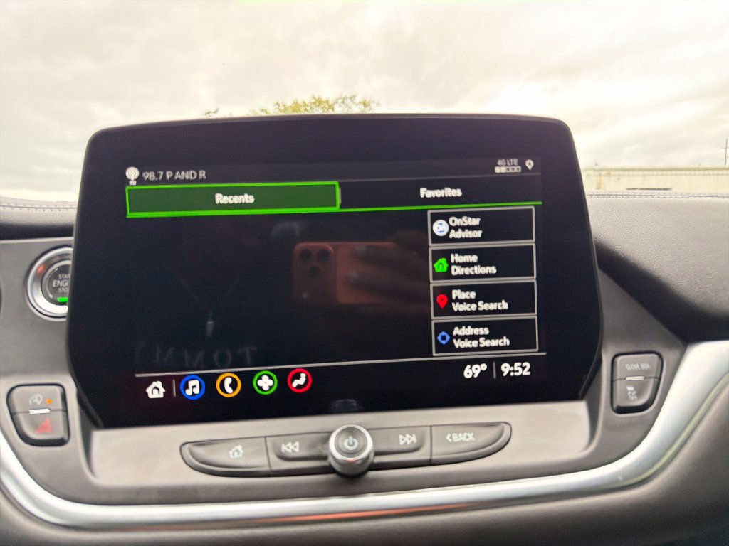 Used 2025 Chevrolet Blazer LT FWD image 21