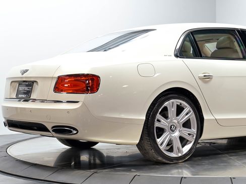 Used 2016 Bentley Flying Spur W12 AWD/4WD image 18