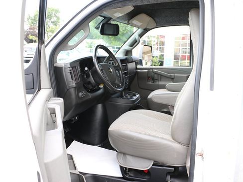 Used 2021 Chevrolet Express 3500 w/ Power Convenience Package RWD image 10