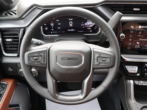 New 2026 GMC Sierra 3500 Denali Ultimate w/ LPO, Black Badging Package AWD/4WD image 17