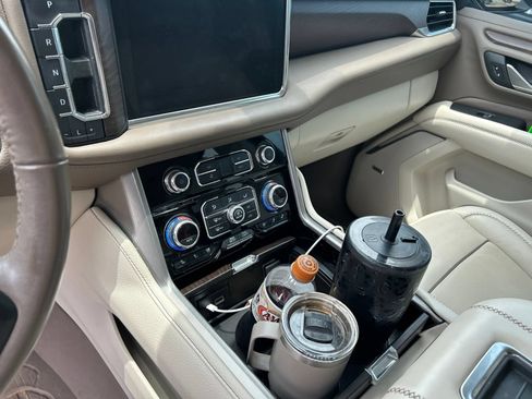 Used 2022 GMC Yukon Denali w/ Denali Premium Package RWD image 30