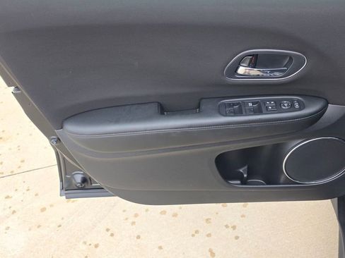 Used 2018 Honda HR-V EX image 22