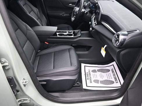 New 2026 Chevrolet Equinox LT w/ Convenience Package II FWD image 36