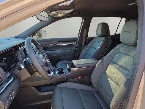 Used 2026 GMC Terrain AT4 w/ Technology Package II image 13