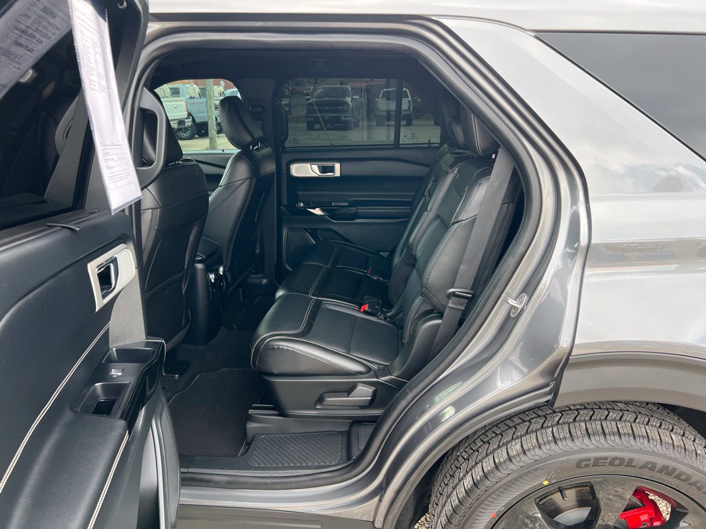 Used 2022 Ford Explorer ST w/ Equipment Group 401A AWD/4WD image 16