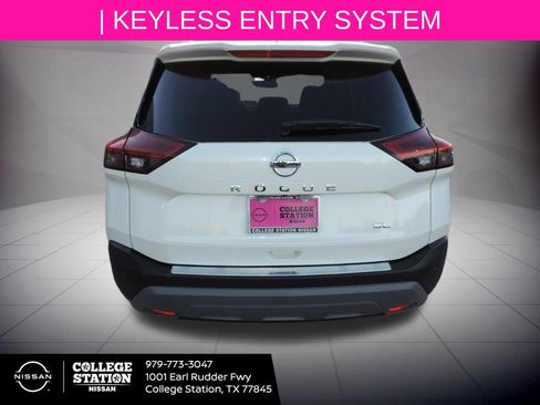 Certified 2021 Nissan Rogue SL image 5