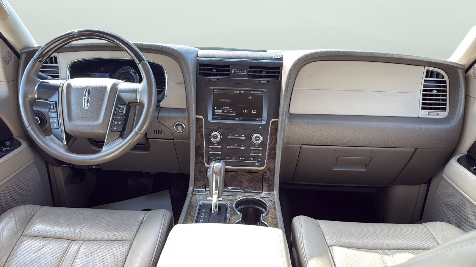 Used 2015 Lincoln Navigator L 2WD image 21