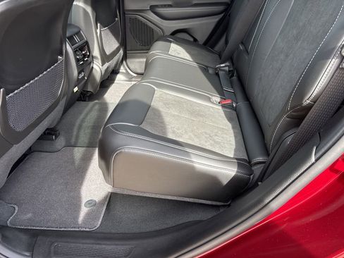 New 2025 Jeep Grand Cherokee Altitude RWD image 19