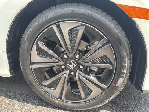 Used 2019 Honda Civic EX image 11