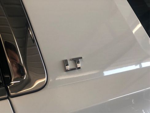 Used 2019 Chevrolet Suburban LT RWD image 21
