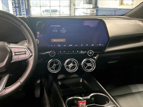 Used 2024 Chevrolet Blazer EV LT AWD/4WD image 18