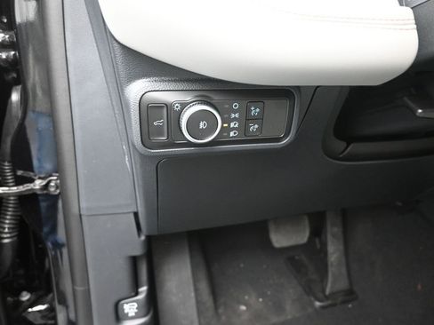 New 2026 Ford Explorer Active w/ Active Comfort Package RWD image 13
