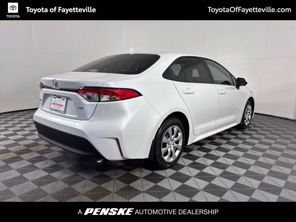Used 2027 Toyota Corolla LE FWD image 5