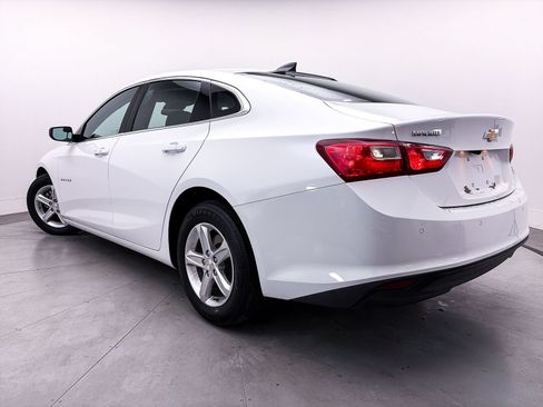 Used 2025 Chevrolet Malibu LS FWD image 2