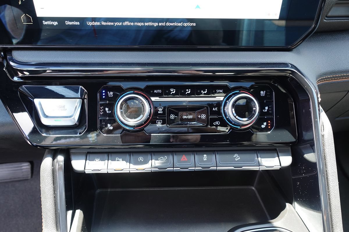Used 2024 GMC Sierra 1500 AT4 w/ Technology Package AWD/4WD image 55