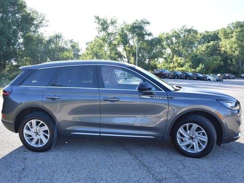 Used 2021 Lincoln Corsair AWD image 9