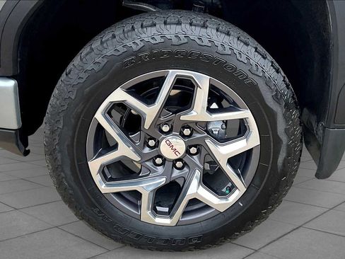 Used 2023 GMC Sierra 1500 AT4 w/ AT4 Premium Package image 10