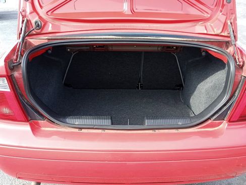 Used 2005 Ford Focus ZX4 image 18