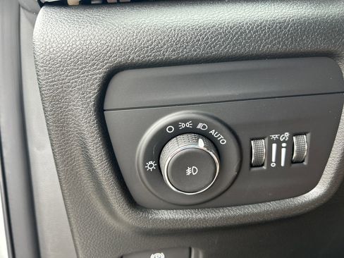 New 2025 Jeep Grand Cherokee L Limited w/ Black Appearance Package image 28