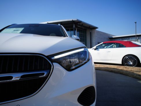 New 2026 Mercedes-Benz GLC 300 image 8