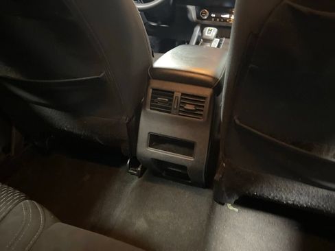 Used 2024 Mitsubishi Outlander ES FWD image 12