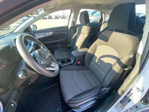 Used 2024 Kia Forte LXS w/ LXS Technology Package image 21