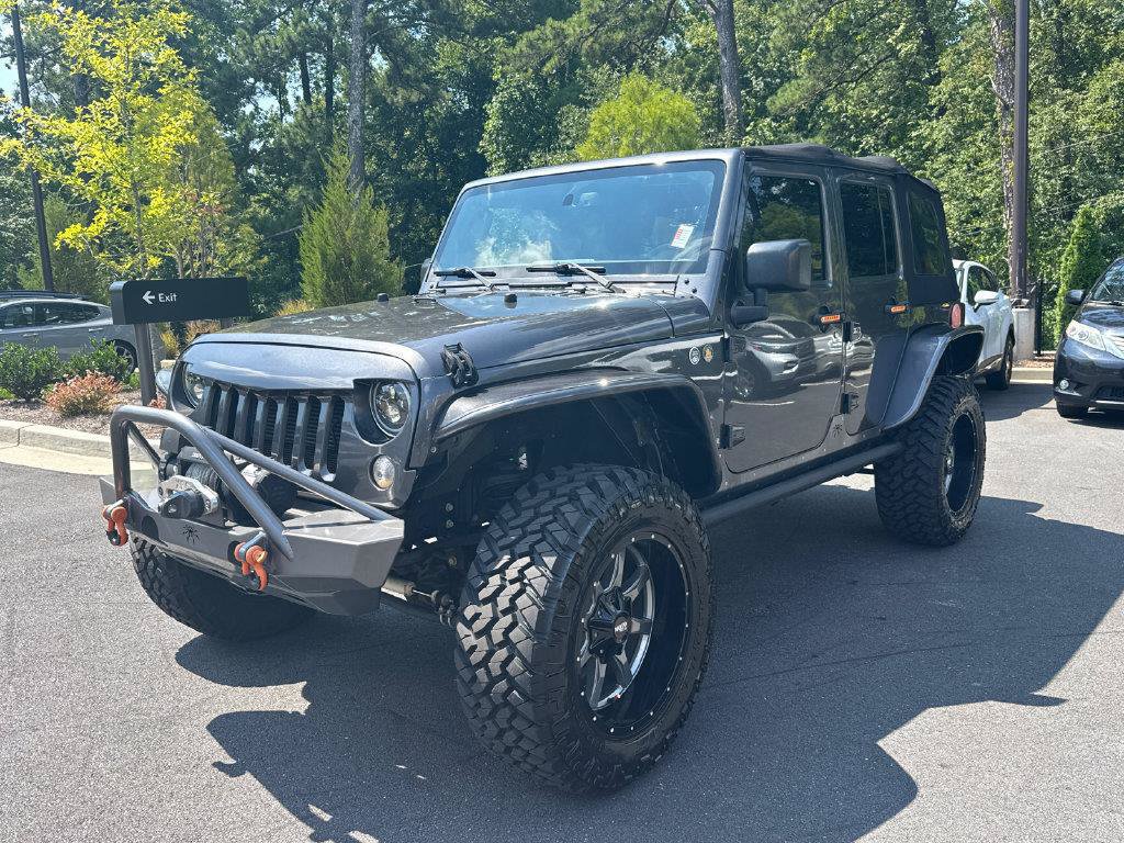 Used 2016 Jeep Wrangler Unlimited Sahara w/ Connectivity Group AWD/4WD image 3