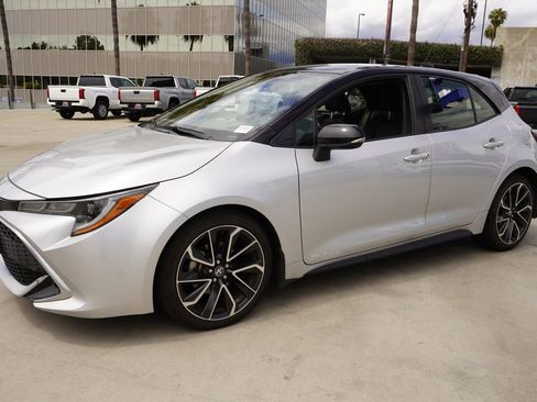 Used 2022 Toyota Corolla XSE FWD image 5