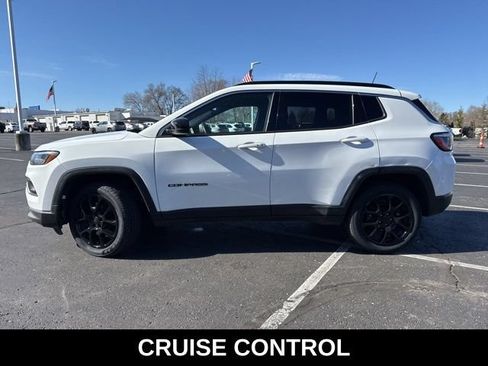Used 2023 Jeep Compass Latitude AWD/4WD image 9