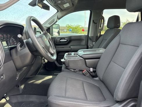 Used 2020 Chevrolet Silverado 1500 Custom w/ Custom Value Package RWD image 11