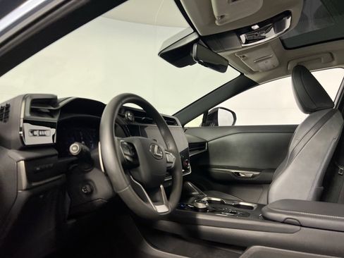 Used 2023 Lexus RZ 450e Premium image 22