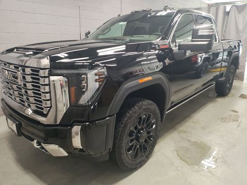New 2026 GMC Sierra 2500 Denali w/ Denali Reserve Package AWD/4WD image 2