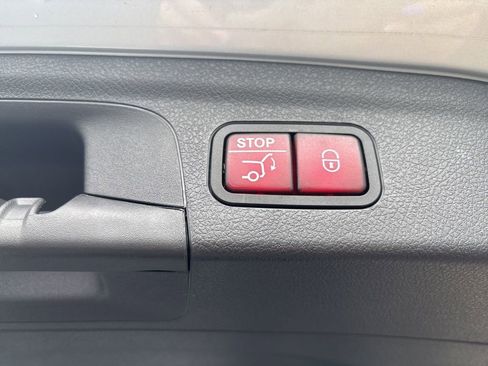 Used 2024 Mercedes-Benz GLE 350 4MATIC image 18