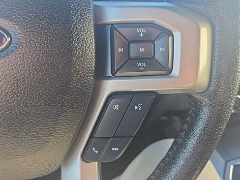 Used 2015 Ford F150 Lariat image 16