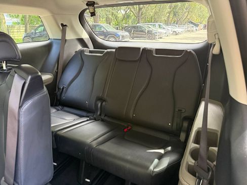 Used 2026 Kia Carnival FWD image 29
