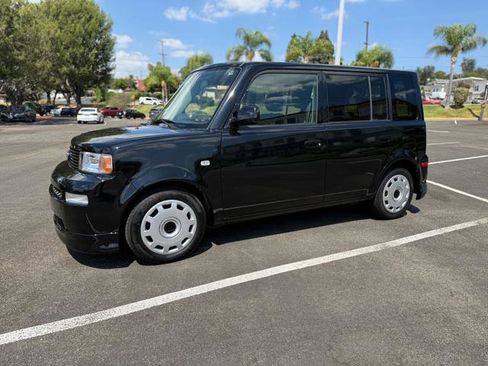 Used 2005 Scion xB Wagon image 2