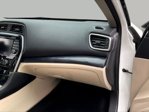 Used 2023 Nissan Maxima Platinum w/ Sport Mat Group FWD image 37