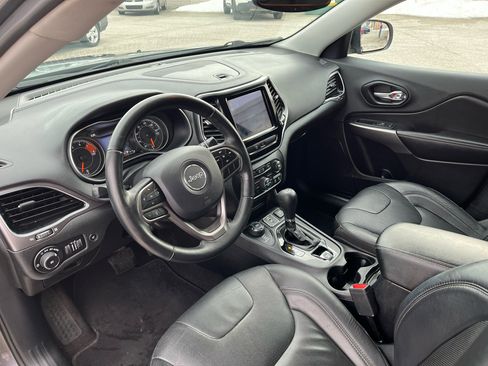 Used 2019 Jeep Cherokee Limited image 24