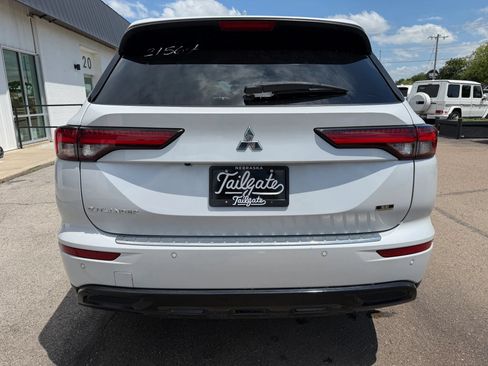 Used 2023 Mitsubishi Outlander SE AWD/4WD image 5