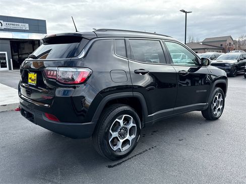 Used 2022 Jeep Compass Trailhawk w/ Trailhawk Convenience Group image 2