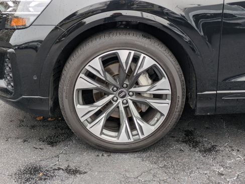 Used 2025 Audi Q8 Prestige w/ Prestige Package image 34