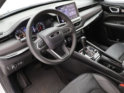 Used 2024 Jeep Compass Trailhawk image 14