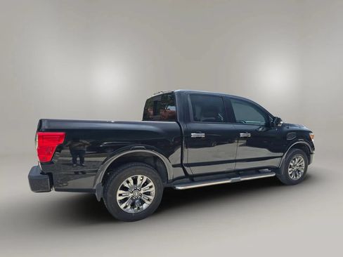 Used 2017 Nissan Titan Platinum Reserve AWD/4WD image 8